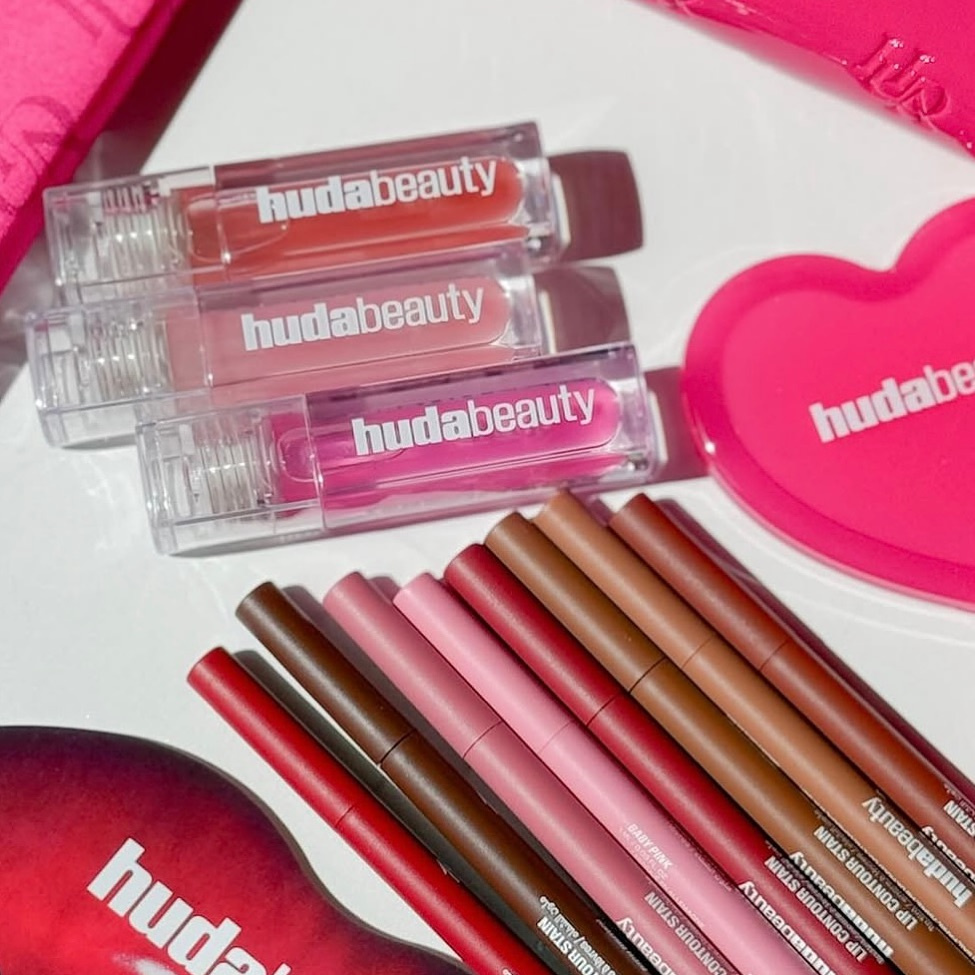 Sıcak Nadir Dudak Parlatıcısı  - Beauty Huda Makeup incelemesi ve fiyatı